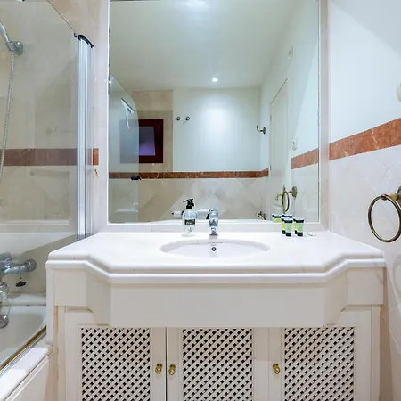 Oleholidays Jardines Don Carlos Junto Al Mar