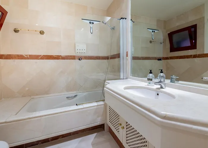 Oleholidays Jardines Don Carlos Junto Al Mar *