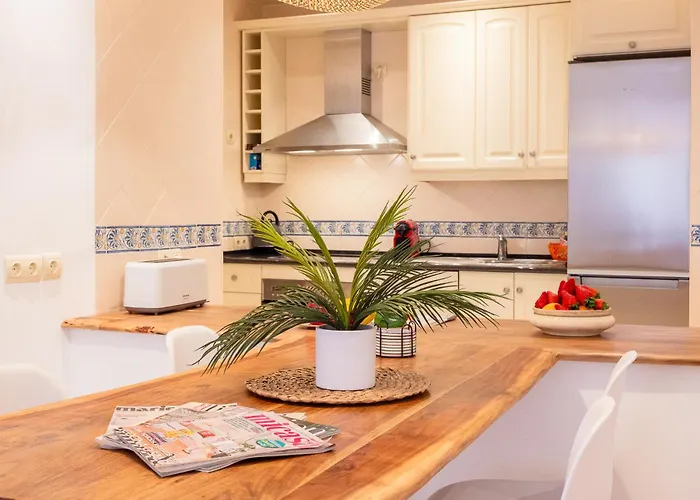 Oleholidays Jardines Don Carlos Junto Al Mar