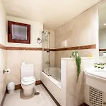 Apartment Oleholidays Jardines Don Carlos Junto Al Mar Marbella